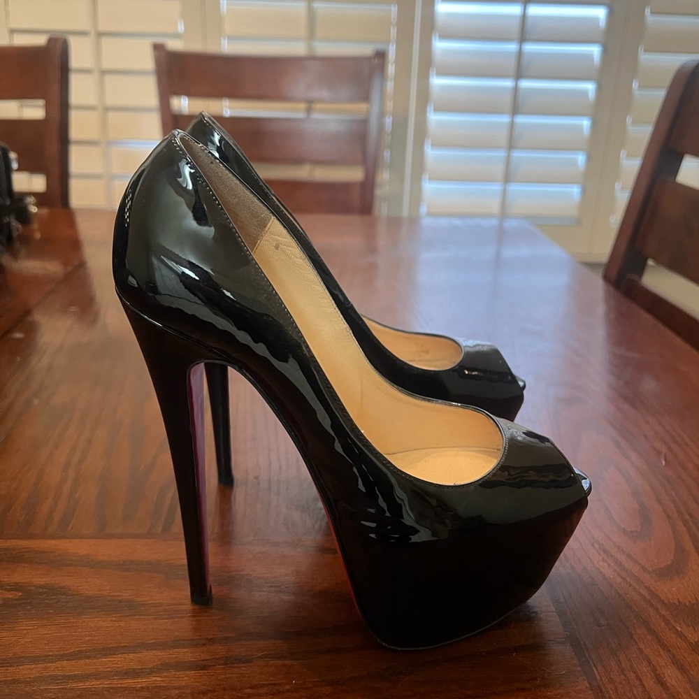 Christian Louboutin Black patent highness 39.5